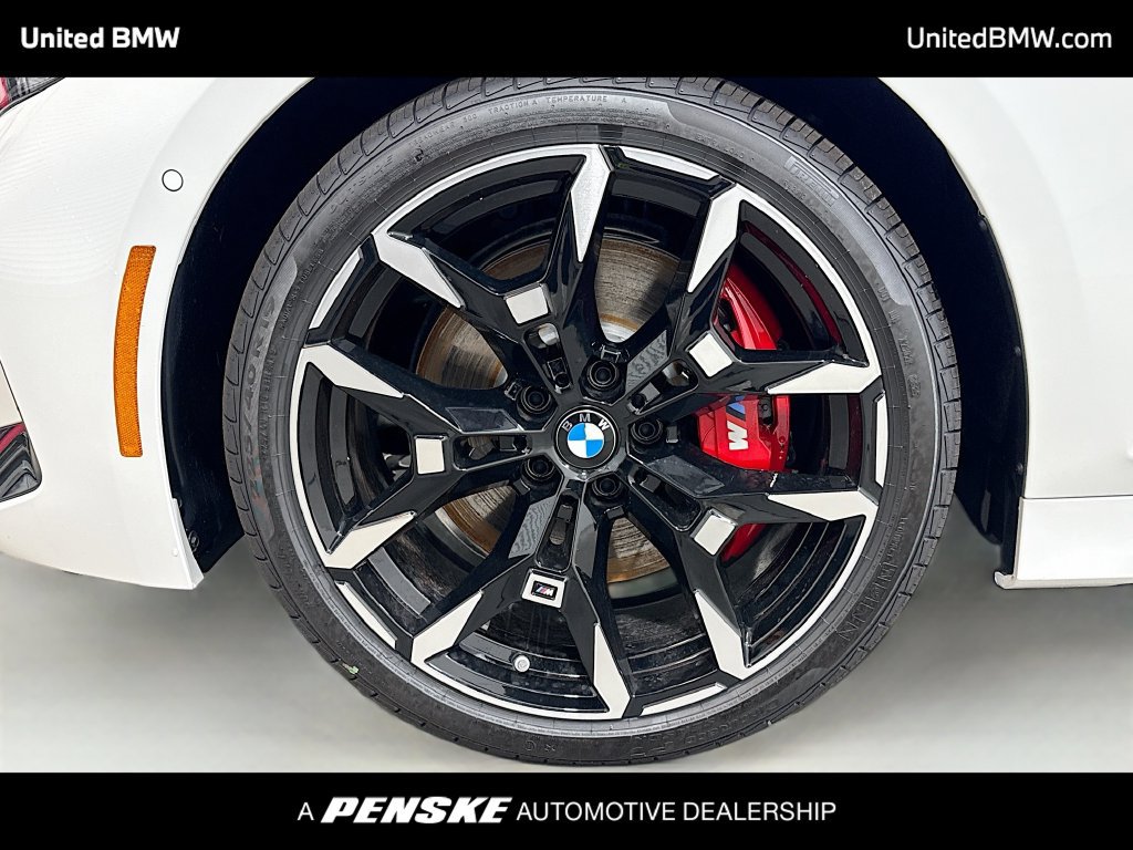 Used 2026 BMW 330i Sedan w/ M Sport Package RWD image 2