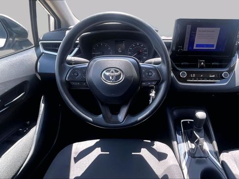 Used 2025 Toyota Corolla LE FWD image 5