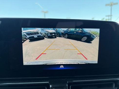 Used 2025 Chevrolet TrailBlazer LT FWD image 22