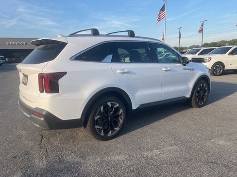 Used 2025 Kia Sorento SX image 6