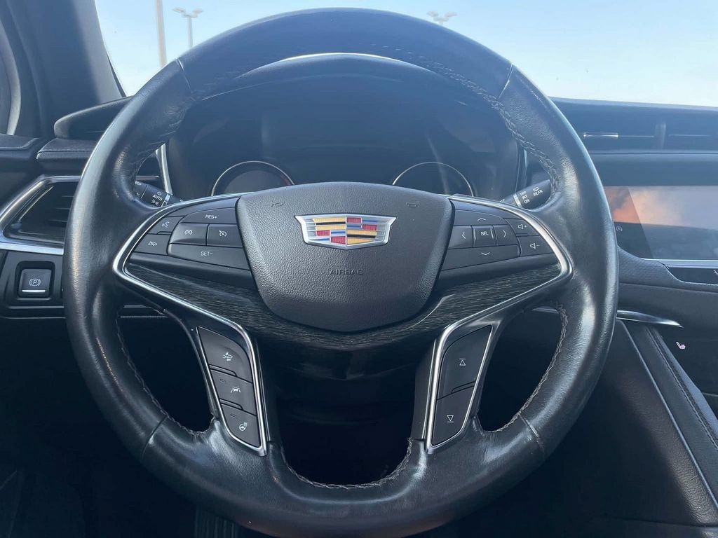 Used 2022 Cadillac XT5 Premium Luxury FWD image 10