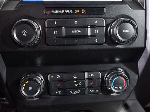 Used 2019 Ford F150 XLT w/ Equipment Group 302A Luxury AWD/4WD image 29