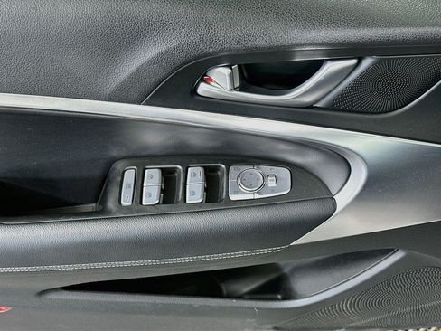 Used 2025 Genesis G70 2.5T RWD image 15
