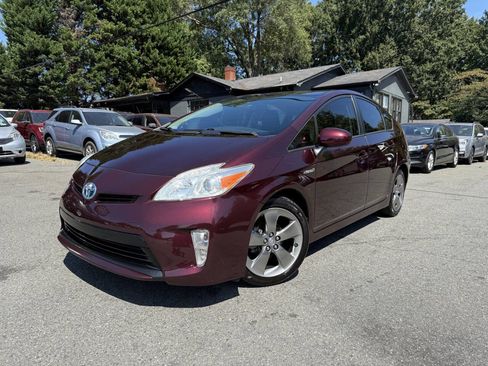 Used 2013 Toyota Prius Three image 1