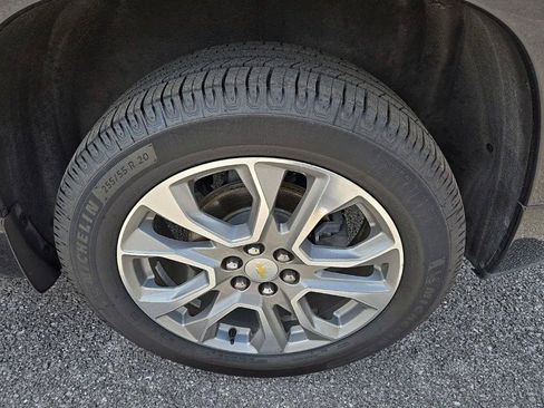 Used 2019 Chevrolet Traverse Premier w/ Driver Confidence II Package FWD image 11