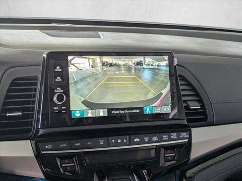New 2026 Honda Odyssey Touring image 13