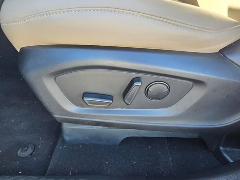 Used 2024 Ford Explorer XLT w/ Equipment Group 202A image 17