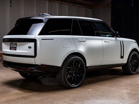 Used 2022 Land Rover Range Rover SE image 10