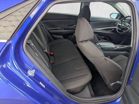 Used 2025 Hyundai Elantra SEL FWD image 18