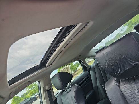 Used 2018 Honda Accord EX-L image 25