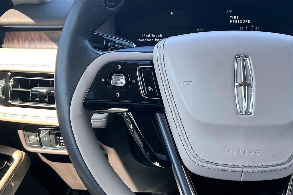 Used 2022 Lincoln Aviator Reserve w/ Equipment Group 201A AWD/4WD image 24