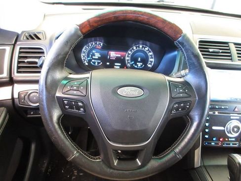Used 2016 Ford Explorer Platinum image 14