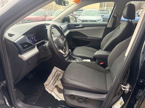 Used 2024 Volkswagen Taos SE image 10