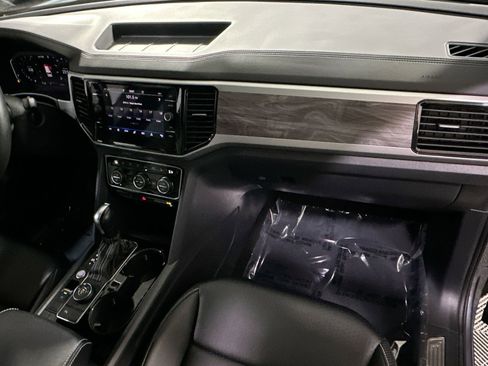 Used 2022 Volkswagen Atlas Cross Sport SE image 35