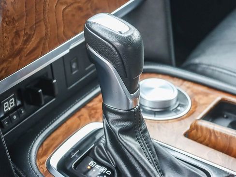 Used 2021 Nissan Armada SL w/ Captain's Chairs Package image 20