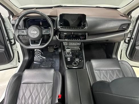Used 2023 Nissan Rogue Platinum w/ Platinum Premium Package AWD/4WD image 3