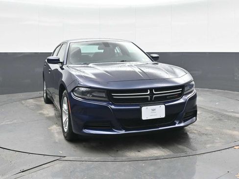 Used 2016 Dodge Charger SE image 7