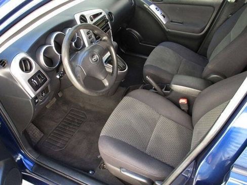 Used 2006 Toyota Matrix FWD image 11