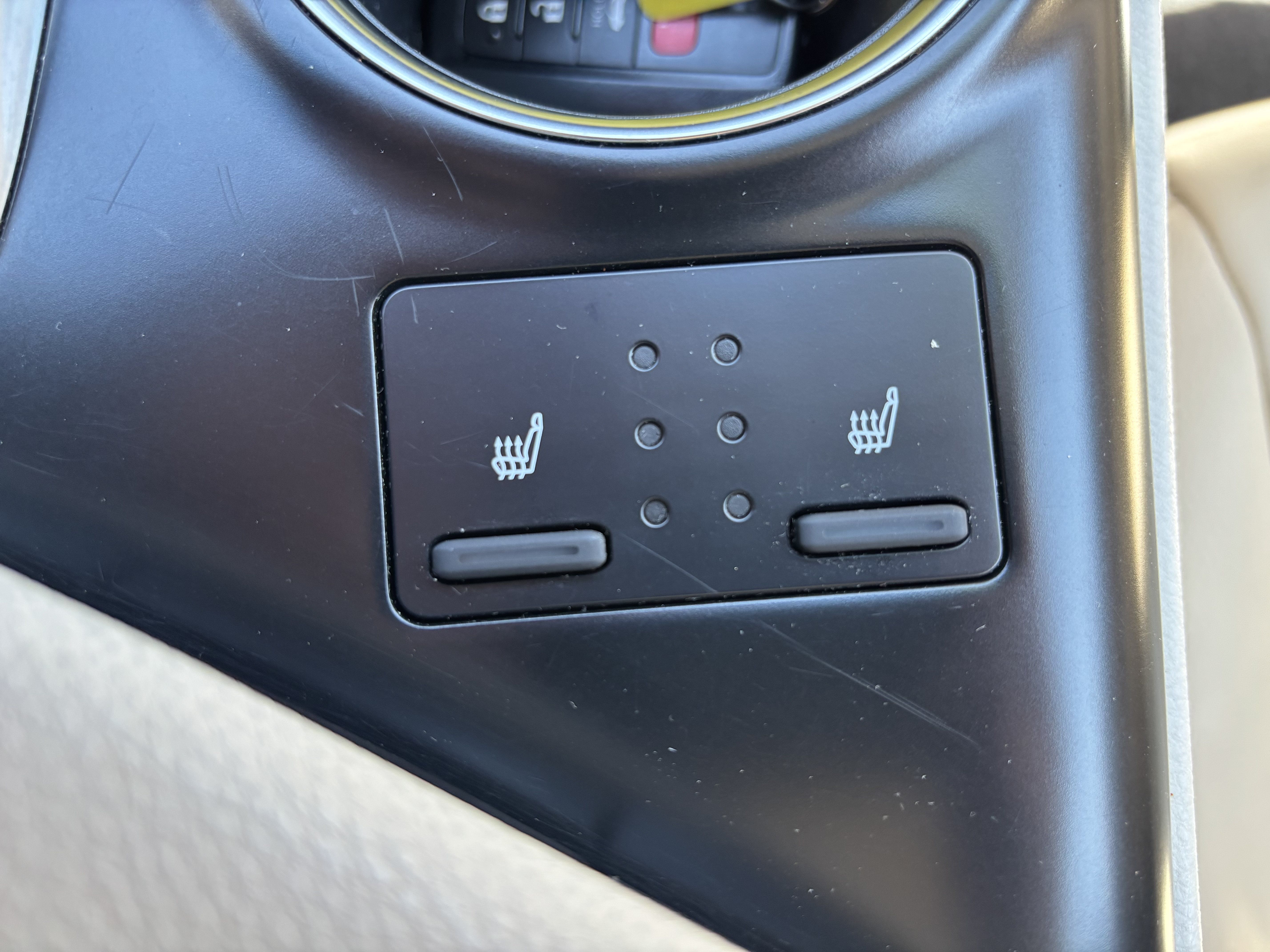 Used 2018 Toyota Camry XLE FWD image 28
