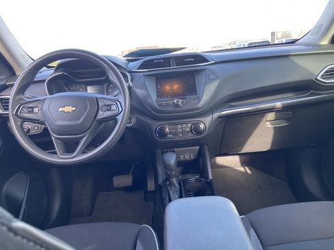 Used 2023 Chevrolet TrailBlazer LT FWD image 15