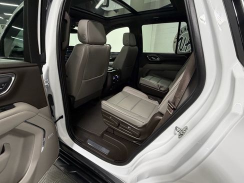 Used 2023 GMC Yukon SLT image 26