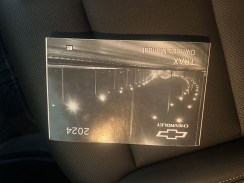 Used 2024 Chevrolet Trax ACTIV w/ Sunroof Package image 26