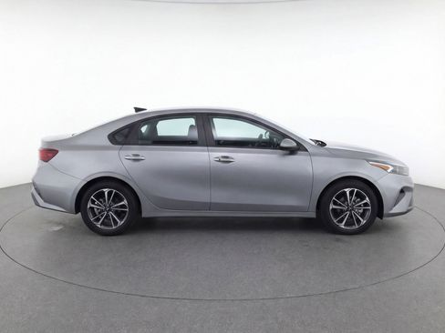 Used 2023 Kia Forte LXS FWD image 11