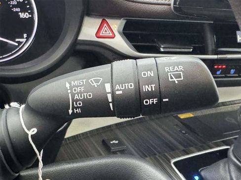 Used 2023 Toyota Sienna Platinum image 21