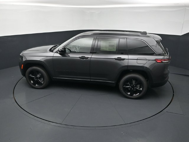 New 2026 Jeep Grand Cherokee Limited w/ Limited Altitude Package AWD/4WD image 15