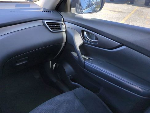 Used 2016 Nissan Rogue S image 17