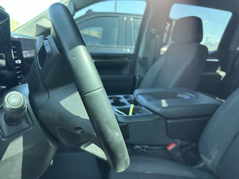 Used 2025 GMC Sierra 1500 SLE RWD image 9