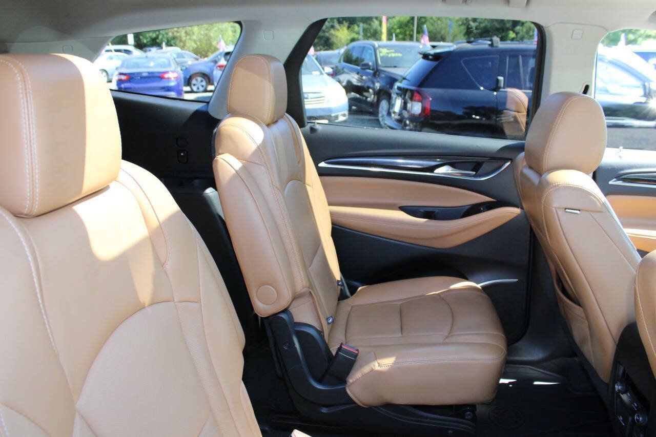 Used 2019 Buick Enclave Essence AWD/4WD image 18