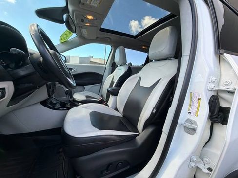 Used 2019 Jeep Compass Limited AWD/4WD image 14
