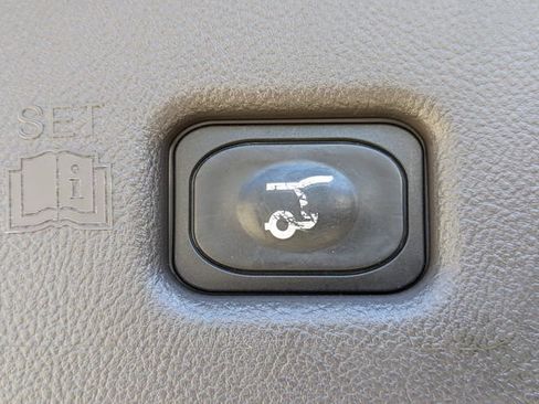 Used 2022 Lincoln Nautilus FWD w/ Premium Package image 15