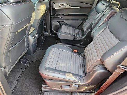 New 2026 Ford Explorer ST-Line w/ ST-Line Street Pack image 16