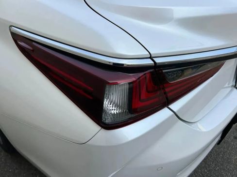 Used 2020 Lexus ES 350 w/ Premium Package FWD image 37