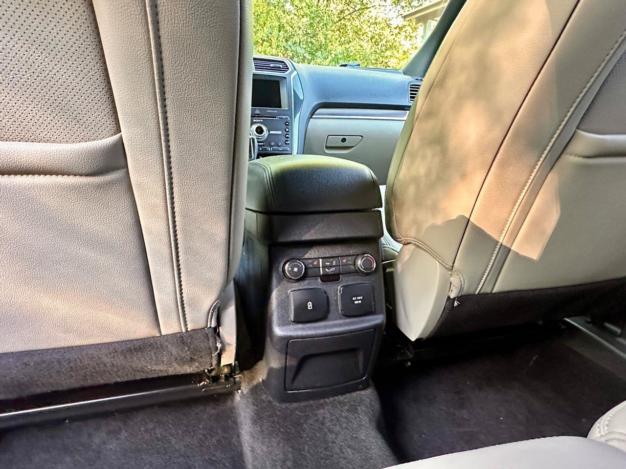 Used 2018 Ford Explorer Limited w/ Equipment Group 301A AWD/4WD image 30