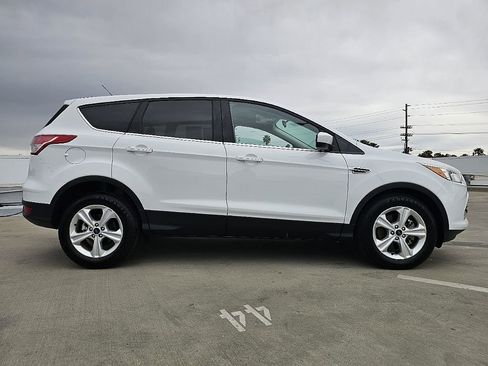 Used 2016 Ford Escape SE FWD image 9
