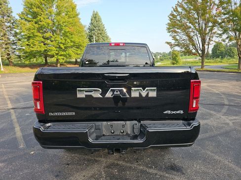 Used 2025 RAM 2500 Laramie AWD/4WD image 5