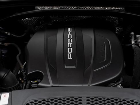 Used 2018 Porsche Macan AWD/4WD image 73