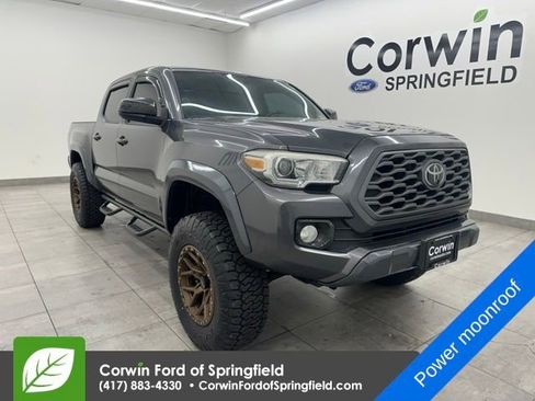 Used 2016 Toyota Tacoma Limited image 5