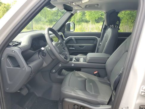 New 2026 Land Rover Defender 110 X-Dynamic SE AWD/4WD image 12
