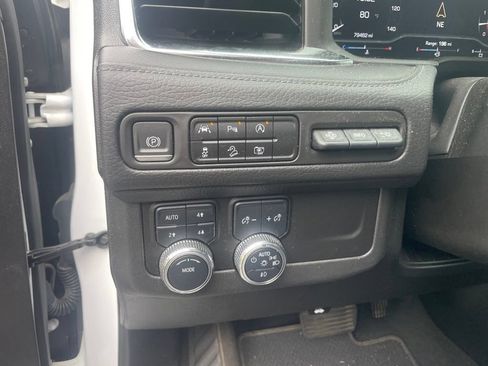 Used 2023 GMC Yukon XL Denali AWD/4WD image 7