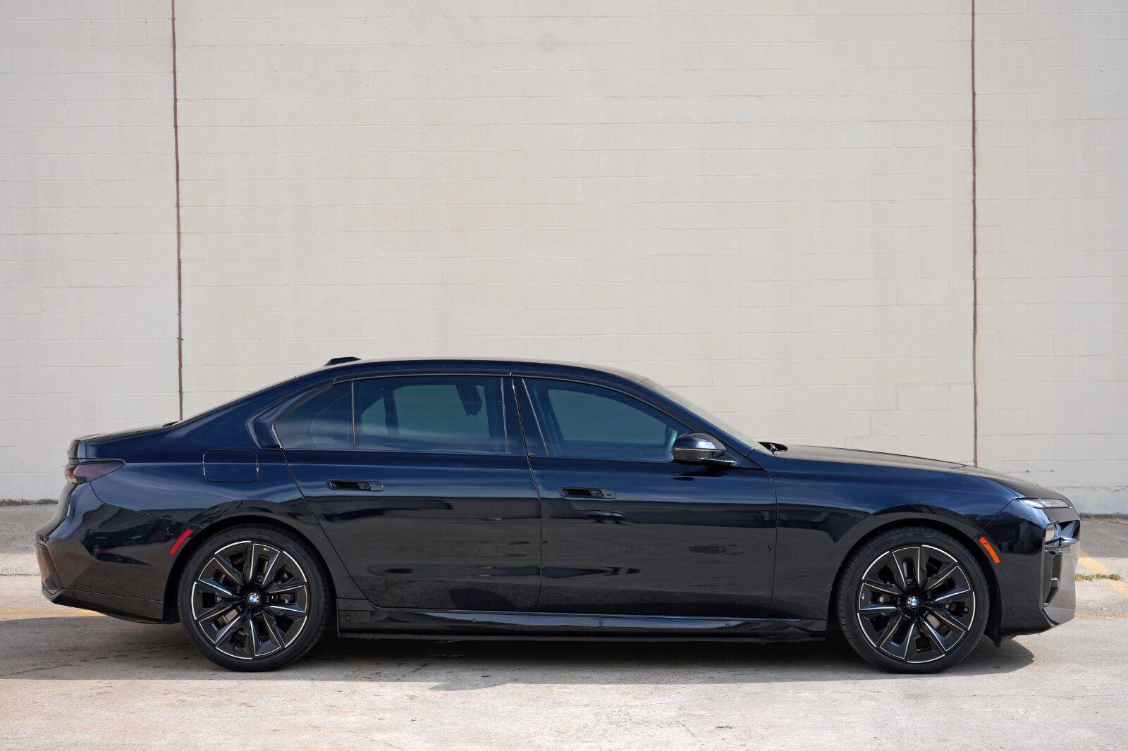 Used 2023 BMW i7 xDrive60 AWD/4WD image 71