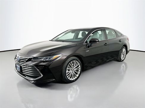 Certified 2020 Toyota Avalon Limited w/ Advanced Safety Package image 3