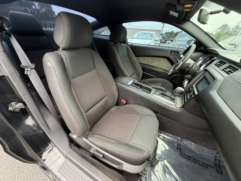 Used 2014 Ford Mustang Coupe RWD image 19