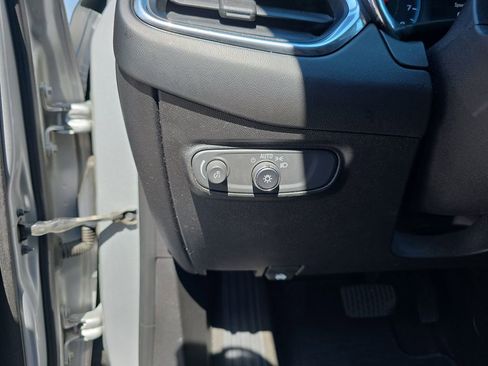 Used 2018 Chevrolet Equinox LT image 20