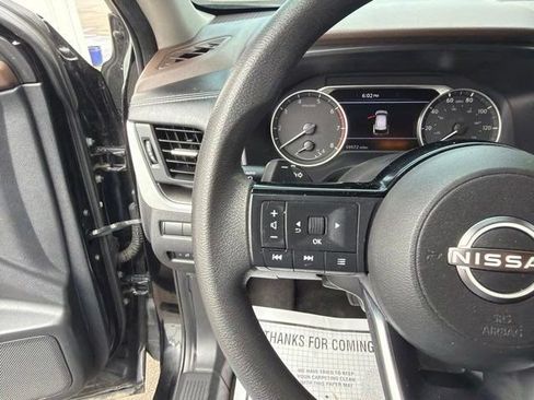 Used 2023 Nissan Rogue SV FWD image 16