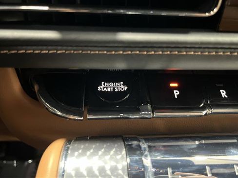 Used 2025 Lincoln Aviator Black Label image 24