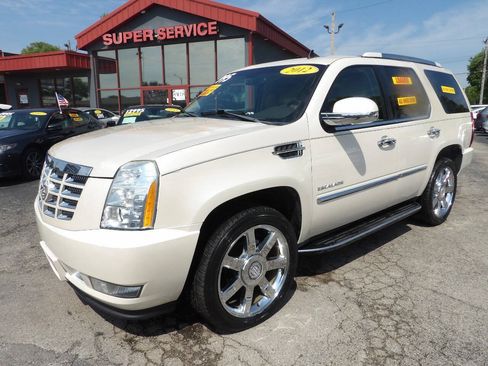 Used 2012 Cadillac Escalade Luxury AWD/4WD image 1